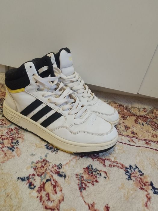 Adidași adidas folosiți