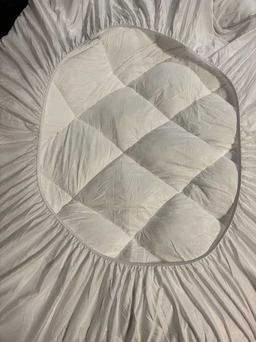 Topper / Protecție saltea matlasată cu elastic 135 x 190 cm – Certificare Oeko -tex, Nou