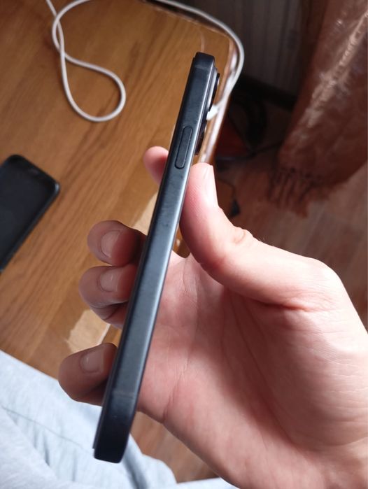 Айфон 15 аккумулятор 93