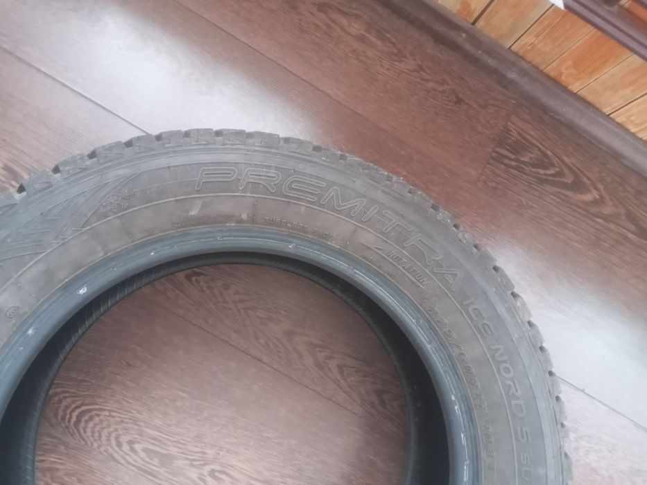 Продам шины зимние 225*60*R17