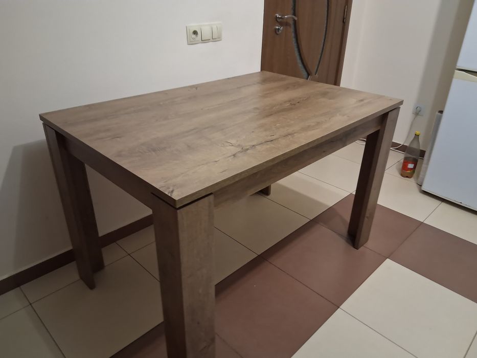 Vând masă de bucătărie