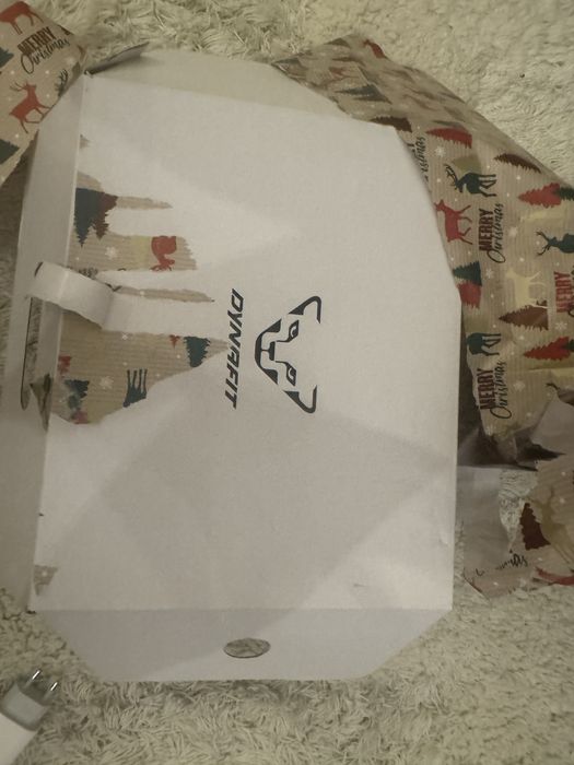 Продавам чисто НОВИ обувки за бягане!