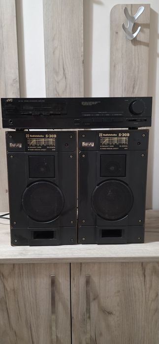Тонколони TAGA с усилвател YAMAHA  и  RADIOTEHNIKA S-30  с усилв. JVC