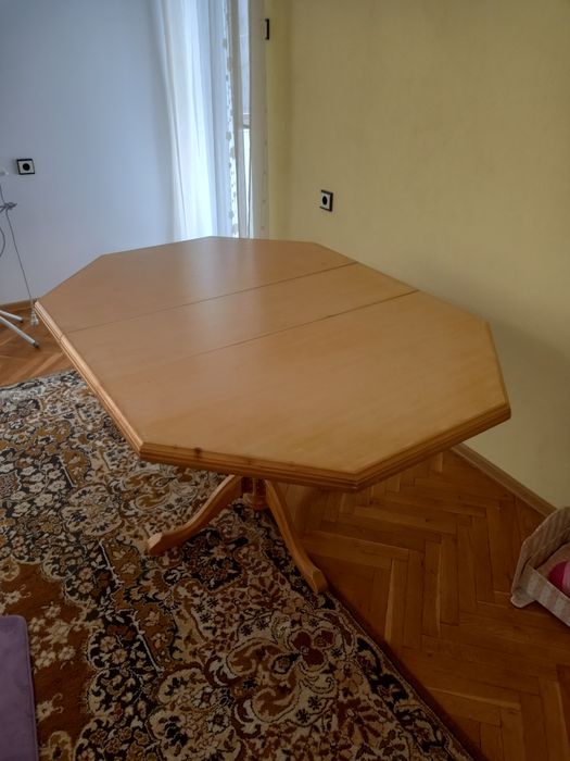 Кухненска маса осмоъгълна