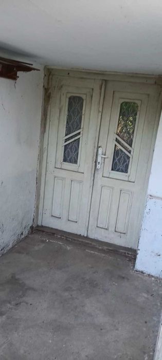 Къща на два етажа с гараж, и 1.5 дка двор в с. Баурене, обл. Враца.