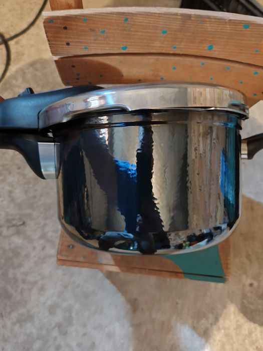 Тенджера под налягане 4,5л.