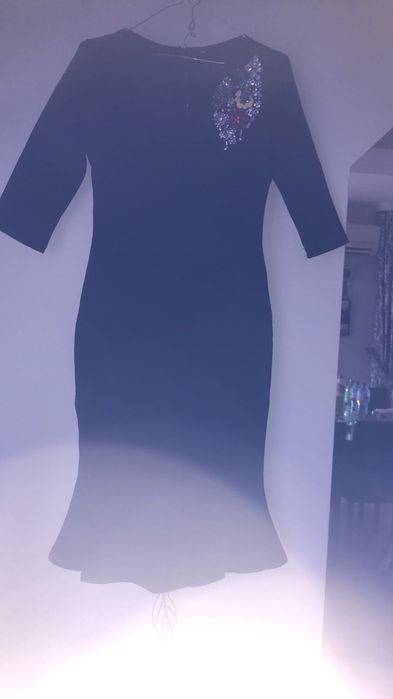 черна официална рокля