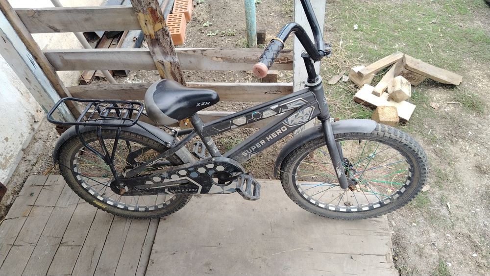 Продам велик детский на возраст 3. 6 лет