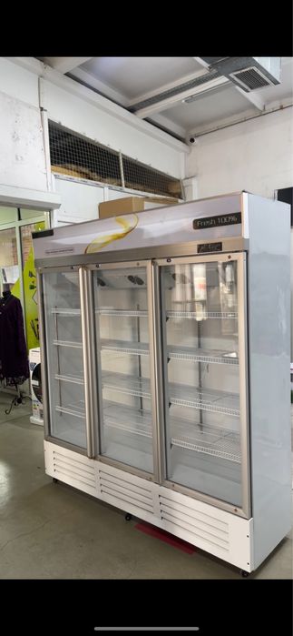 Витриный холодильник