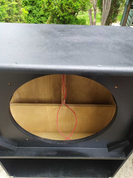 Бас каса . Тонколонa RCF -15"