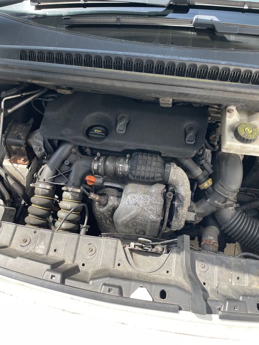 Пежо 3008  2009-2016г