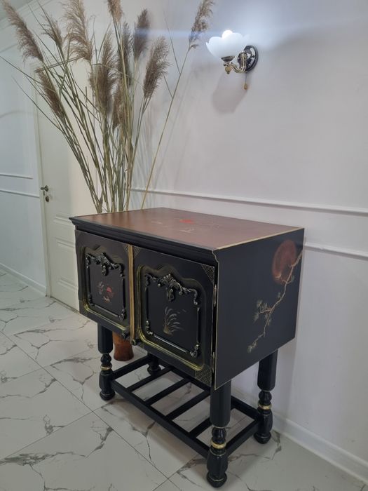 Винтажный шкаф для интерьера