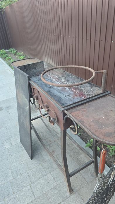 Мангал с крышкой