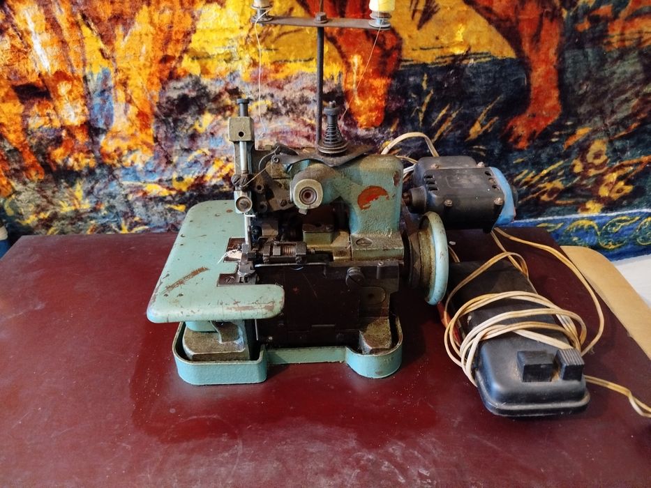 Продам оверлок в. Рабочем состоянии б/у