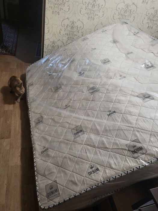 Продам матрас  размер 1.9 на 2 метра