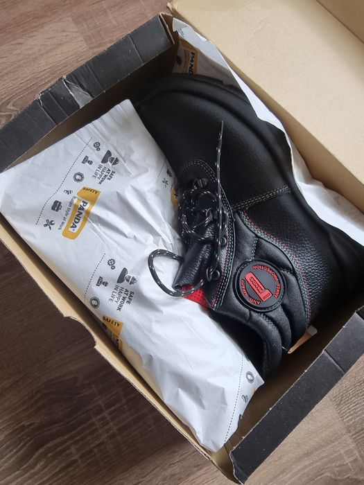 Нови работни обувки Panda Mistral с  водоустойчива кожа