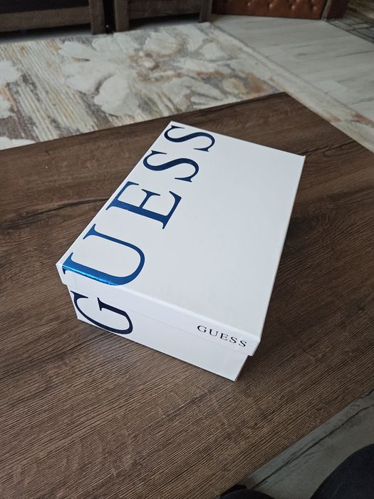 Дамски обуки guess