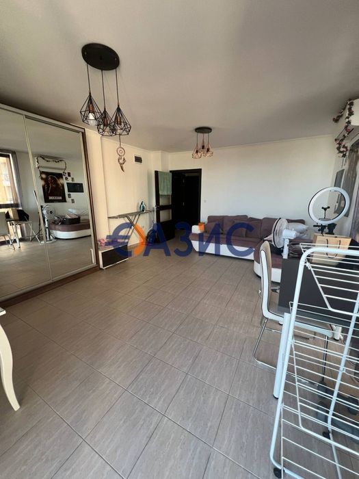 Продава се Четиристаен апартамент в Свети Влас - 155 кв.м за 1291 €/кв.м - Снимка #2