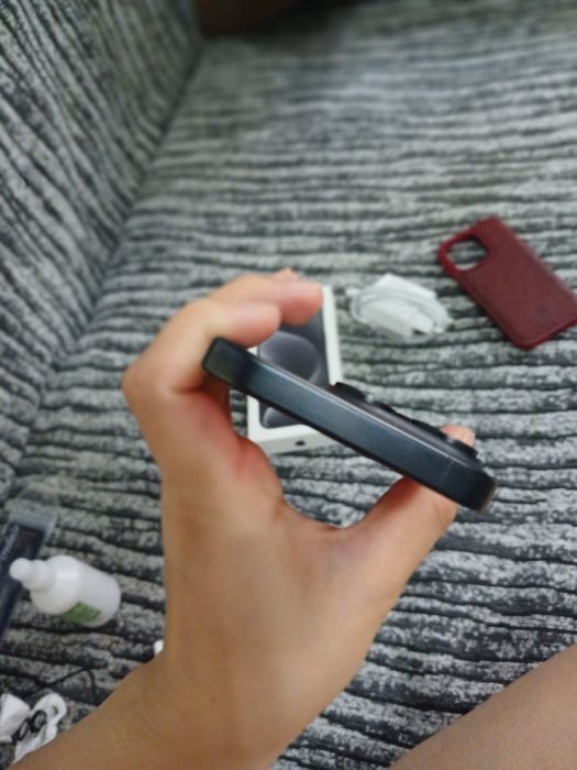 Продам iPhone 15 Pro