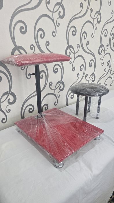 Подставки для педикюра комплект ,можно без стульчика