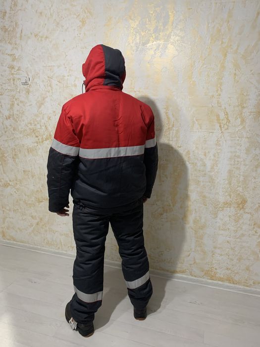 Продам зимнию спец одежу