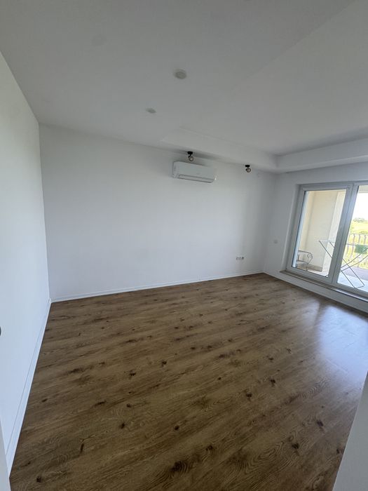 Vila 4 camere pe Lac Cosmopolis