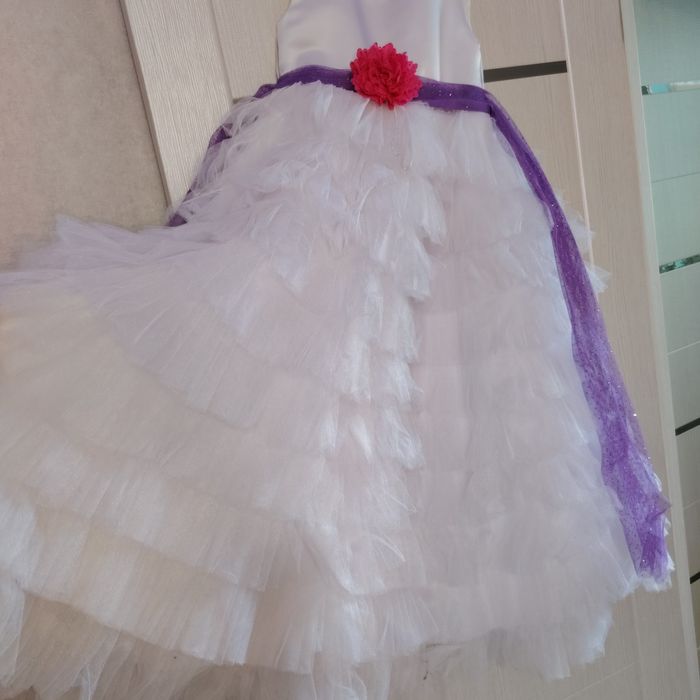 Продам детское платье.