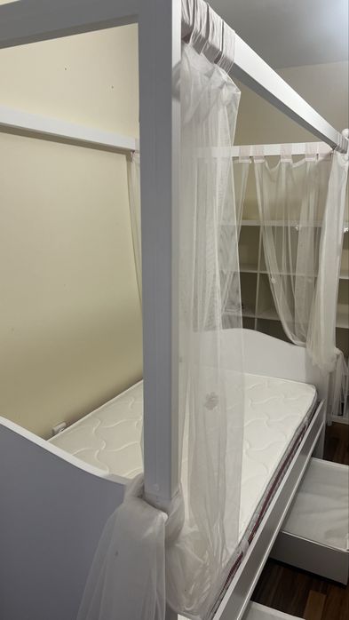 Pat cu baldachin rustic alb 200 x 120 cm