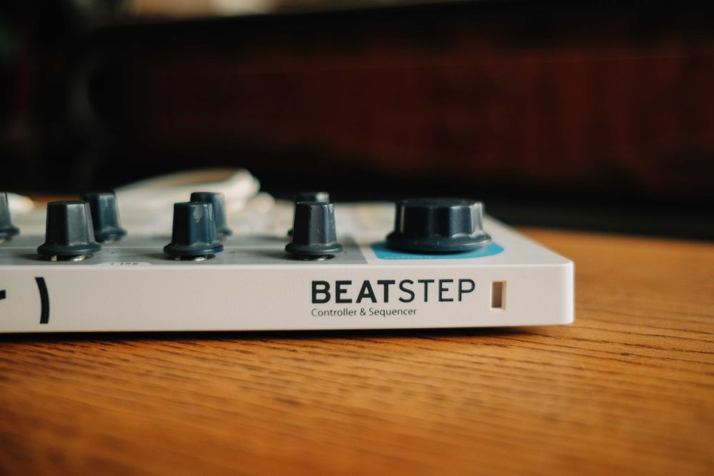 Controller MIDI Arturia BeatStep – Stare excelentă!