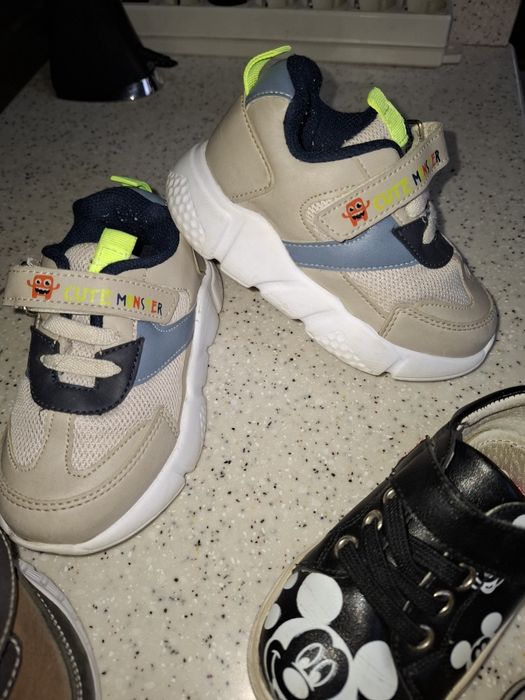 Продаются кроссовочки 24 размер