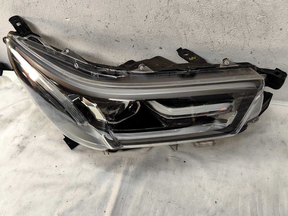 Оригинален фар Тойота  Toyota Hilux Full Led