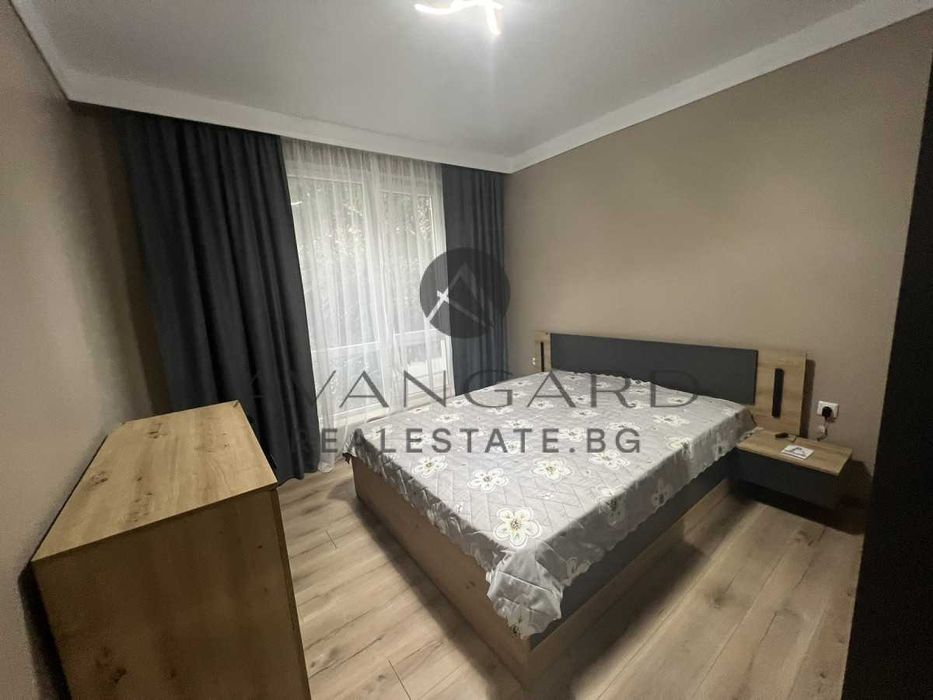 Продава се Тристаен апартамент в Пловдив, Кючук Париж - 115 кв.м за 1774 €/кв.м - Снимка #8