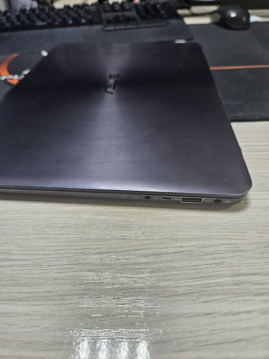 Asus Zenbook ux305f