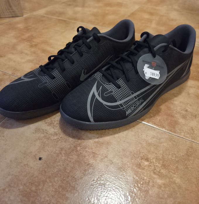 ЧИСТО НОВИ! Футболни обувки Nike VAPOR 14 CLUB IC