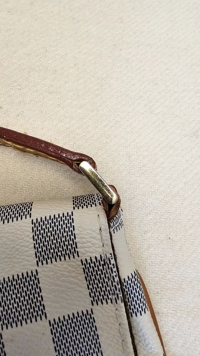 Louis vuitton poștaș