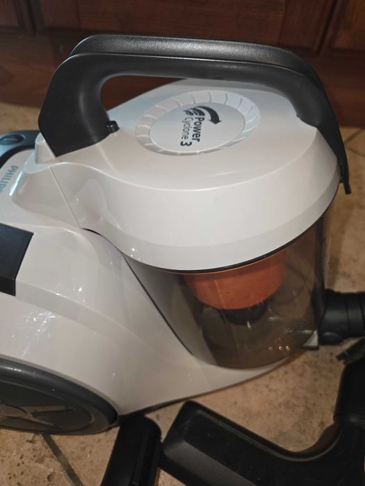 Прахосмукачка Phillips serie3