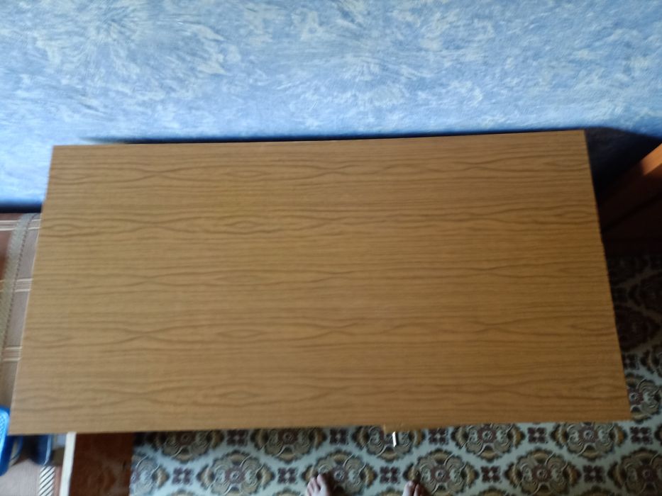 Продам б/у  стол