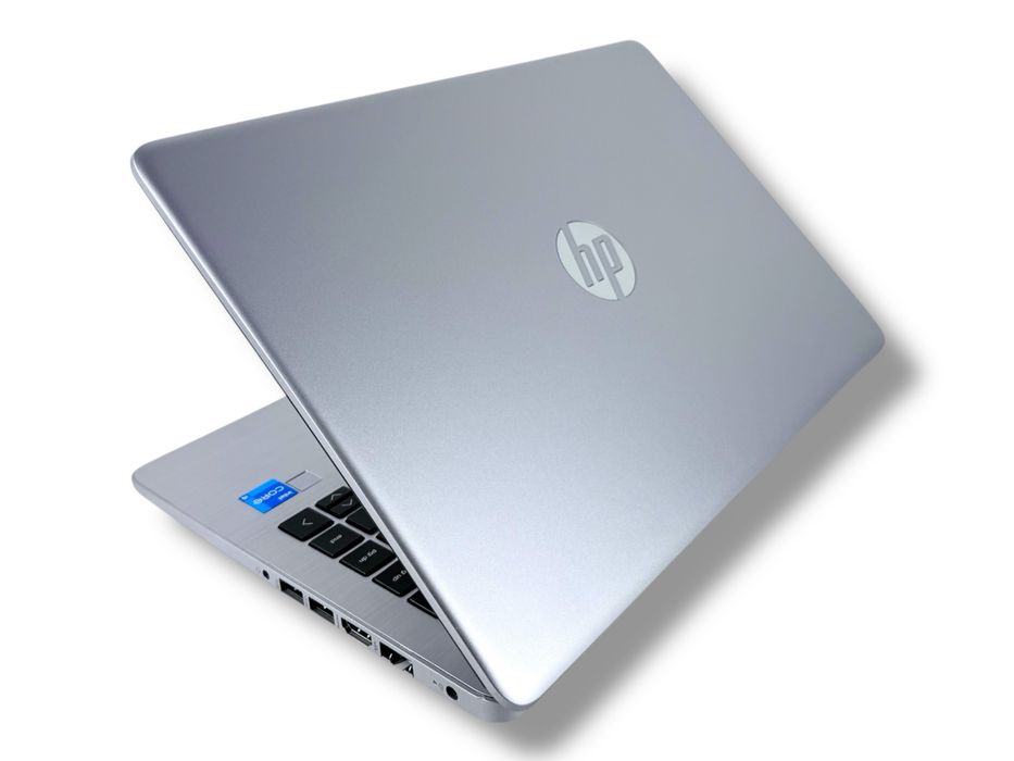 HP 240 G9 14" FHD IPS i5-1235U 16RAM 256SSD Отличен! Гаранция!