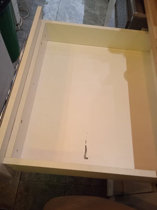 б/у полки и шкаф бесплатно