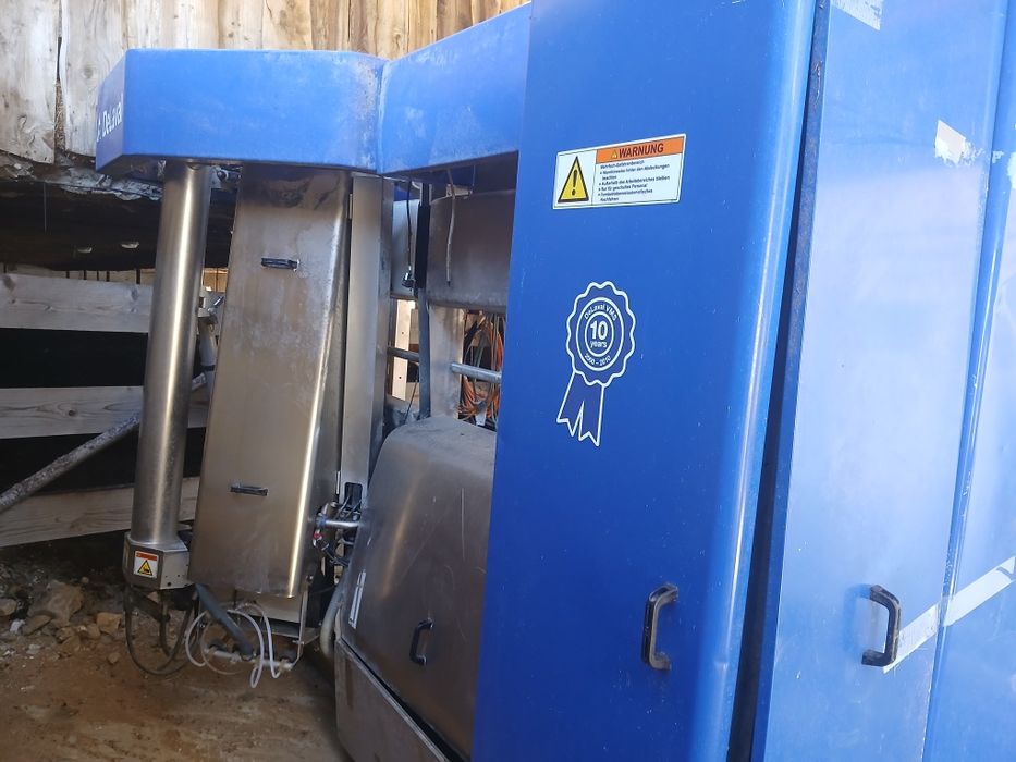 Роботи за доене на крави  Deleval