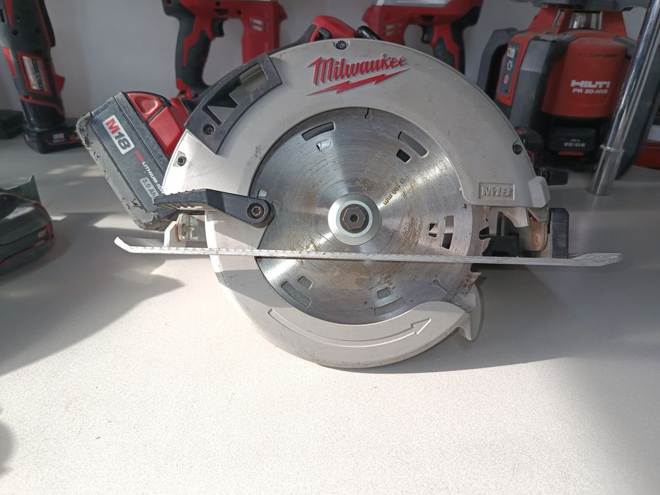 Milwaukee 12 v și 18 v