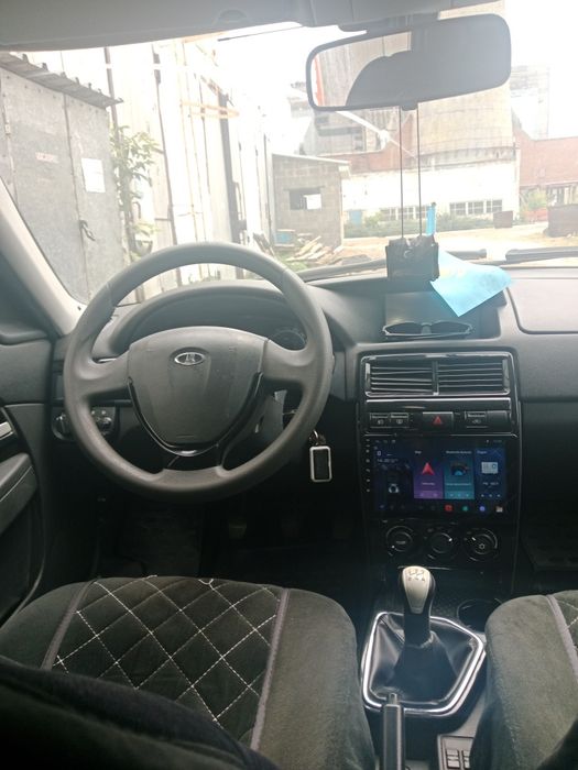 Машина Лада приора