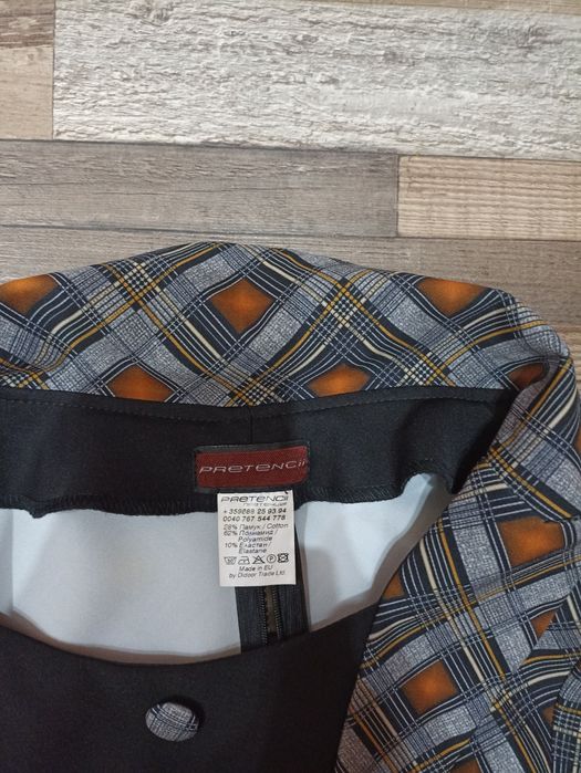 Rochie elegantă, mulată, midi, cu imprimeu