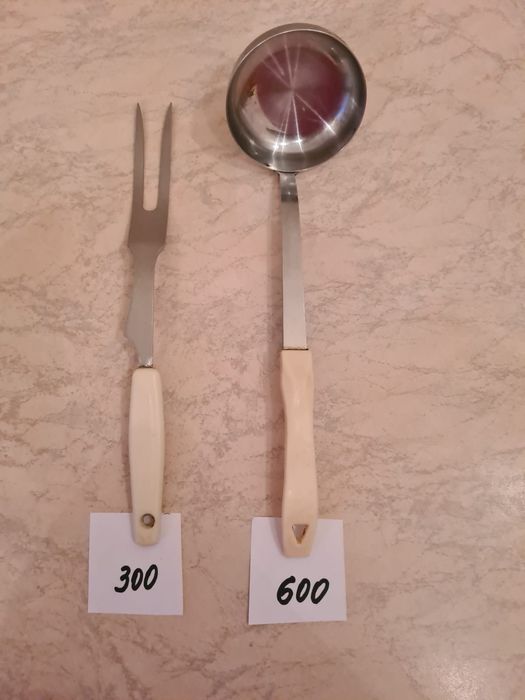 Вилки,поварёжка, тарелки б/у