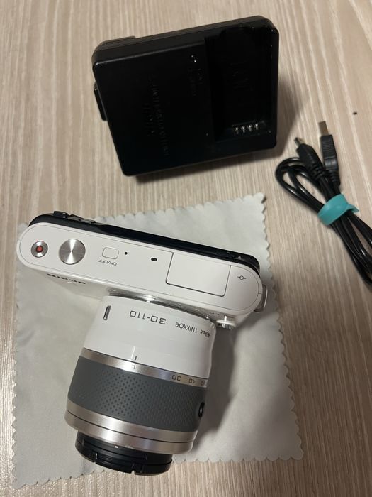 Aparat foto nikon 1 j1 cu obiectiv 30-110mm
