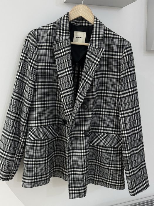 Дамско сако в черно/бяло с райе