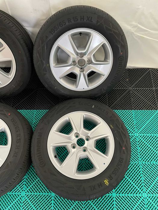 Jante noi cu anvelope noi vara 195 65 R15 Logan Sandero Dokker Clio