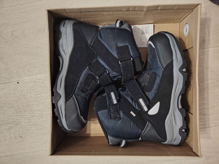 Продам детские зимние ботинки