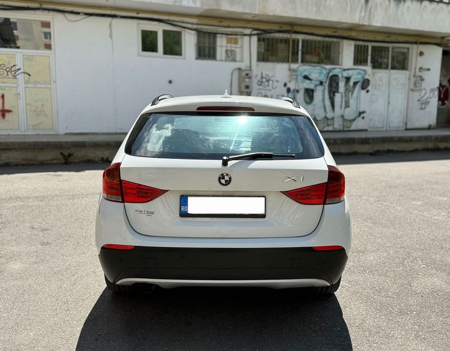 SUV * BMW X1 * X-Drive * Alb Perlat * Automat * Navi * Piele
