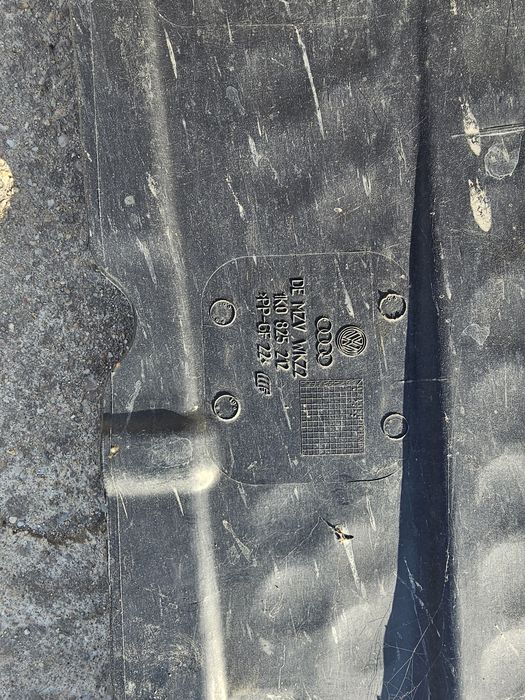 Scut lateral stanga, dreapta vw golf plus 1K0 825 211 , 1K0 825 212